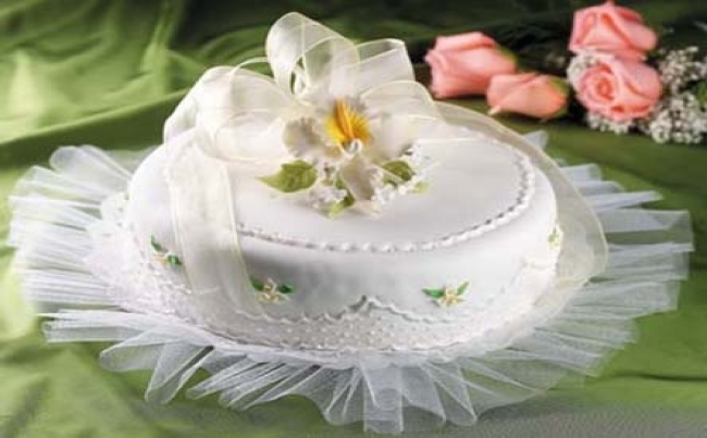Torta oscura de frutas